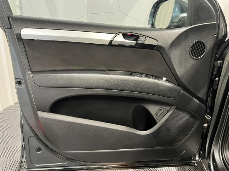 Photo 16 de l'offre de AUDI Q7  3.0 V6 TDI 204 DPF 7 pl Quattro S Line Tiptronic BVA à 18990€ chez VL Auto