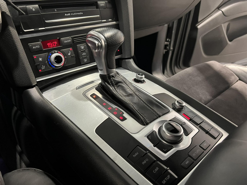 Photo 13 de l'offre de AUDI Q7  3.0 V6 TDI 204 DPF 7 pl Quattro S Line Tiptronic BVA à 18990€ chez VL Auto