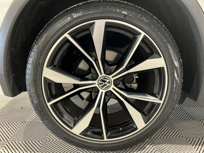 Photo 17 de l'offre de VOLKSWAGEN TIGUAN 2.0 TDI 150ch DSG7 R-Line à 34990€ chez VL Auto