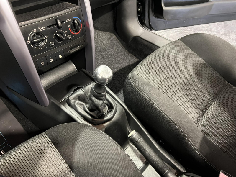 Photo 14 de l'offre de PEUGEOT 207 CC  1.6 VTi 16V 120ch Sport à 6990€ chez VL Auto