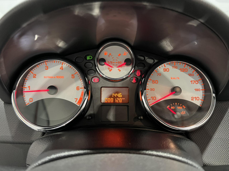 Photo 11 de l'offre de PEUGEOT 207 CC  1.6 VTi 16V 120ch Sport à 6990€ chez VL Auto