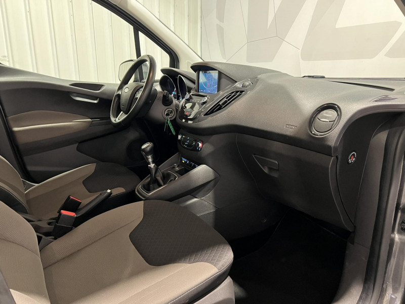 Photo 8 de l'offre de FORD TOURNEO COURIER 1.0 E 100 BV6 S&S Titanium à 12990€ chez VL Auto