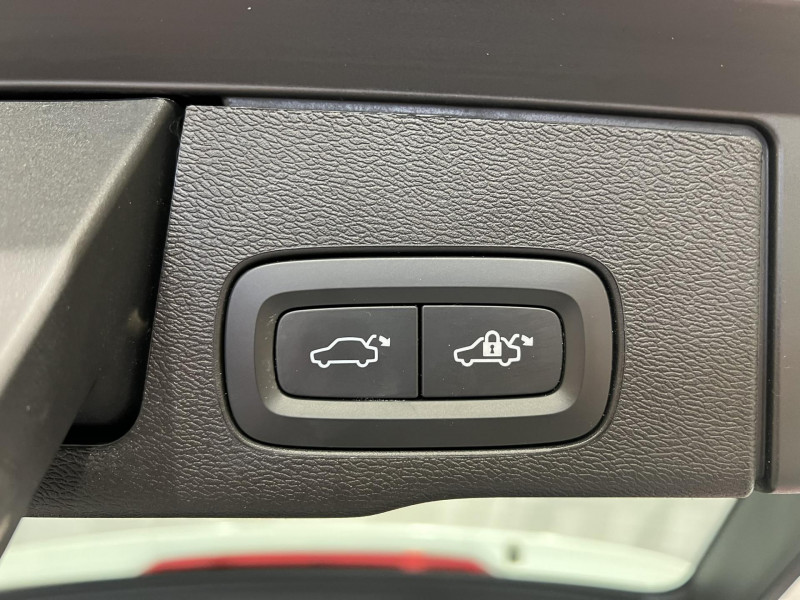 Photo 19 de l'offre de VOLVO XC60  B4 197 ch Geartronic 8 Start à 32490€ chez VL Auto