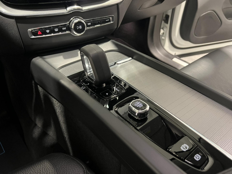 Photo 13 de l'offre de VOLVO XC60  B4 197 ch Geartronic 8 Start à 32490€ chez VL Auto