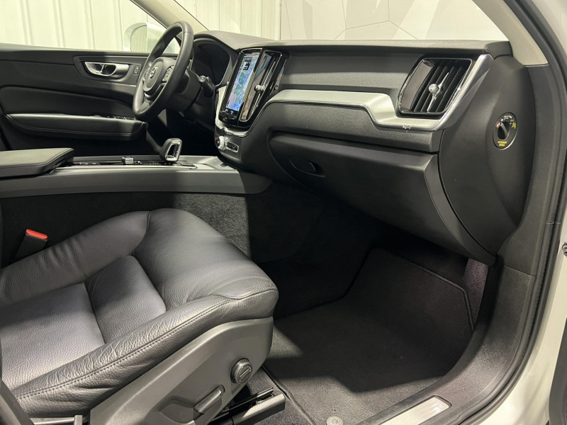 Photo 8 de l'offre de VOLVO XC60  B4 197 ch Geartronic 8 Start à 32490€ chez VL Auto