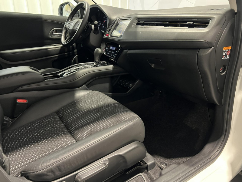 Photo 8 de l'offre de HONDA HR-V  1.5 i-VTEC Executive CVT à 17990€ chez VL Auto