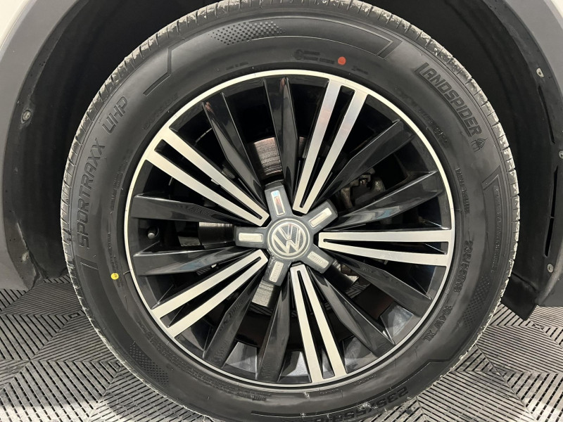 Photo 16 de l'offre de VOLKSWAGEN TIGUAN  2.0 TDI 150 DSG7 4Motion Carat Exclusive à 22990€ chez VL Auto