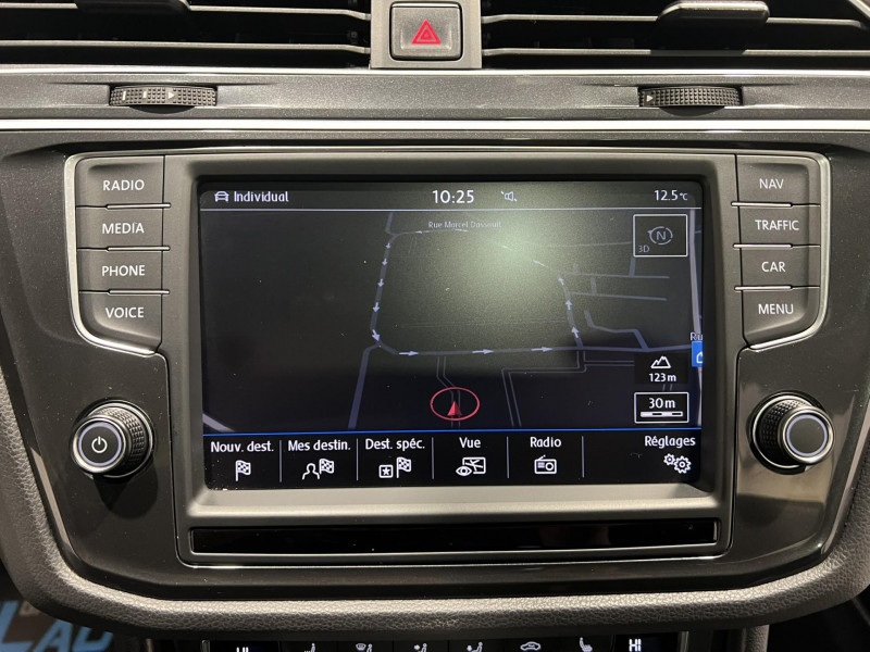 Photo 21 de l'offre de VOLKSWAGEN TIGUAN  2.0 TDI 150 DSG7 4Motion Carat Exclusive à 22990€ chez VL Auto