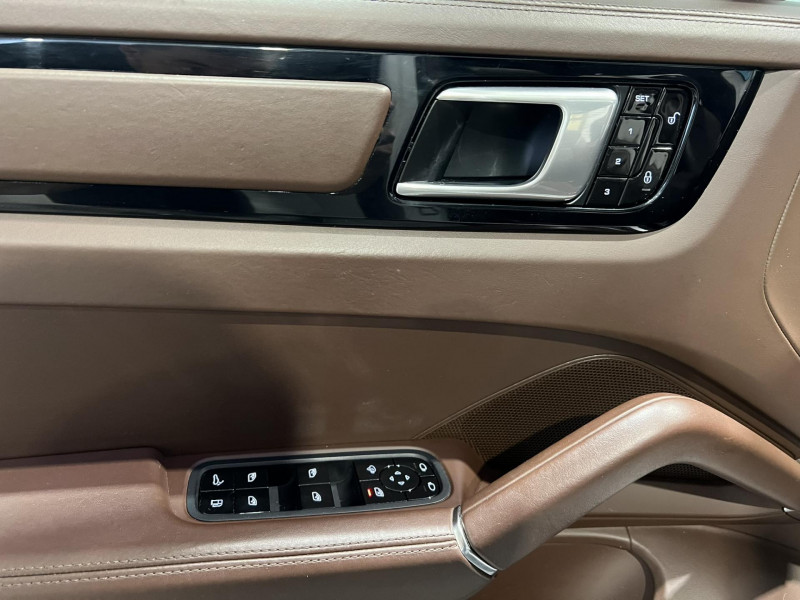 Photo 25 de l'offre de PORSCHE CAYENNE  E-Hybrid 3.0 V6 462 ch Tiptronic BVA S à 47990€ chez VL Auto