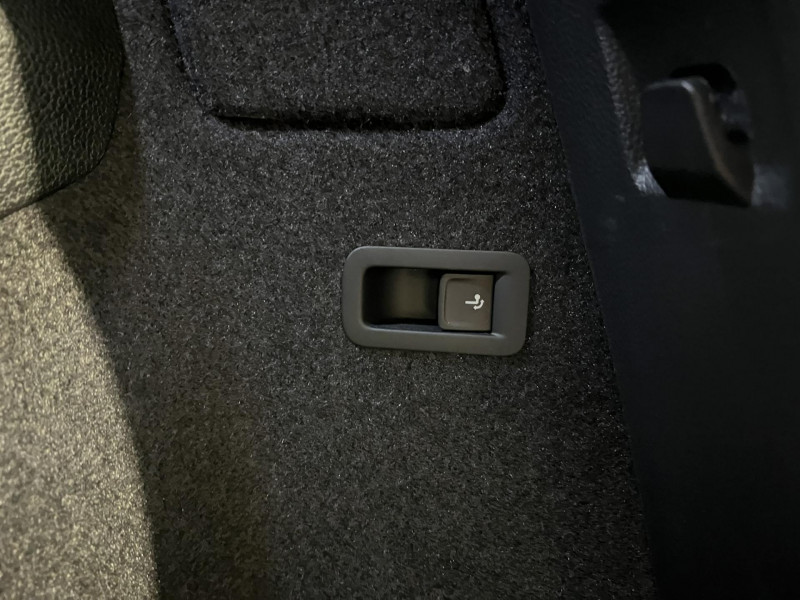 Photo 20 de l'offre de SKODA KAROQ 2.0 TDI 150 ch SCR 4x4 DSG7 Style à 26990€ chez VL Auto