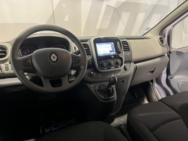 Photo 14 de l'offre de RENAULT TRAFIC  L2 dCi 125 Energy Zen 9 Places à 21990€ chez VL Auto