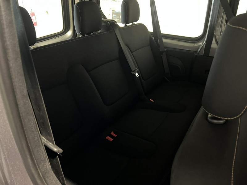 Photo 15 de l'offre de RENAULT TRAFIC  L2 dCi 125 Energy Zen 9 Places à 21990€ chez VL Auto