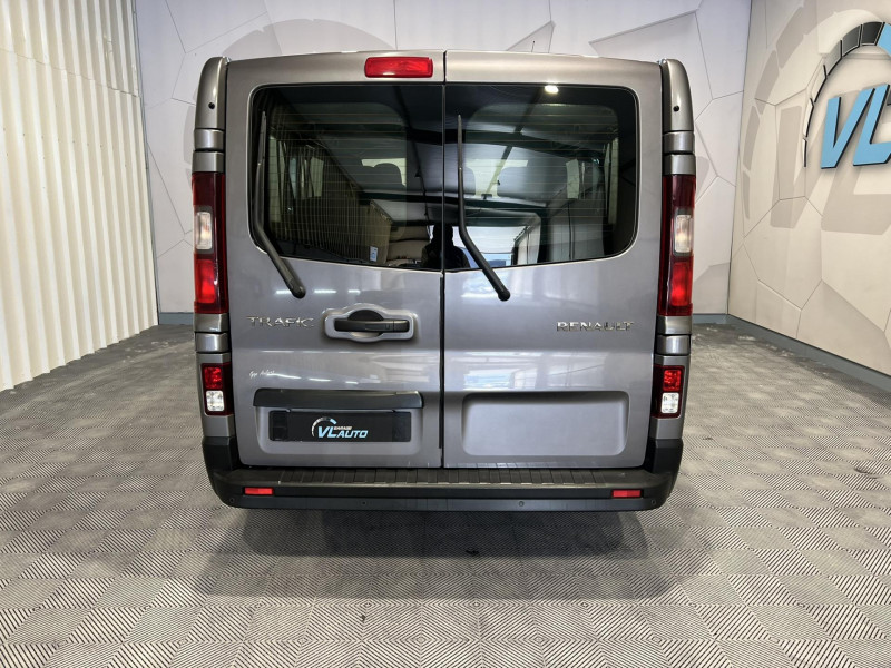 Photo 4 de l'offre de RENAULT TRAFIC  L2 dCi 125 Energy Zen 9 Places à 21990€ chez VL Auto
