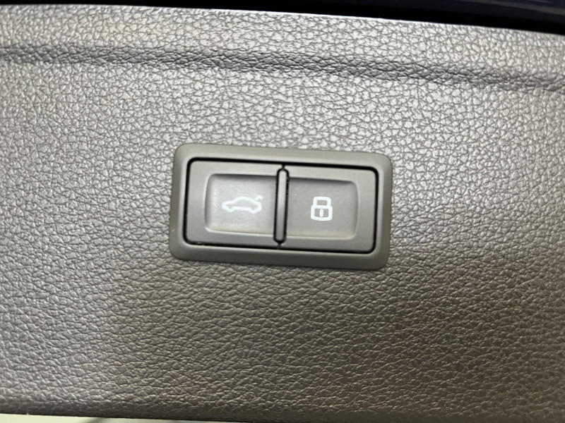 Photo 19 de l'offre de AUDI Q5  55 TFSI e 367 S tronic 7 Quattro S line à 31990€ chez VL Auto