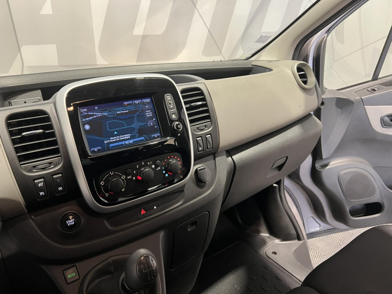 Photo 12 de l'offre de RENAULT TRAFIC  L2 dCi 125 Energy Zen 9 Places à 21990€ chez VL Auto