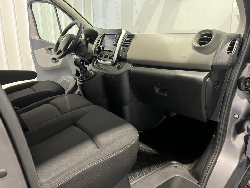 Photo 8 de l'offre de RENAULT TRAFIC  L2 dCi 125 Energy Zen 9 Places à 21990€ chez VL Auto
