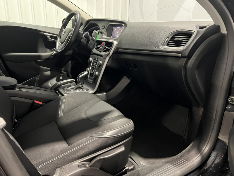 Photo 8 de l'offre de VOLVO V40  D3 150 Geartronic 6 Itek Edition à 14990€ chez VL Auto