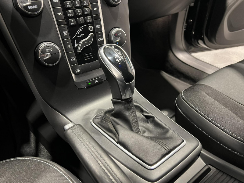 Photo 13 de l'offre de VOLVO V40  D3 150 Geartronic 6 Itek Edition à 14990€ chez VL Auto