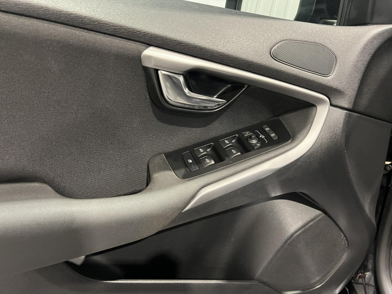 Photo 22 de l'offre de VOLVO V40  D3 150 Geartronic 6 Itek Edition à 14990€ chez VL Auto