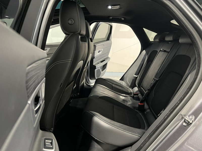 Photo 9 de l'offre de JAGUAR XF  V6 3.0 D - 300 ch BVA R-Sport à 21990€ chez VL Auto