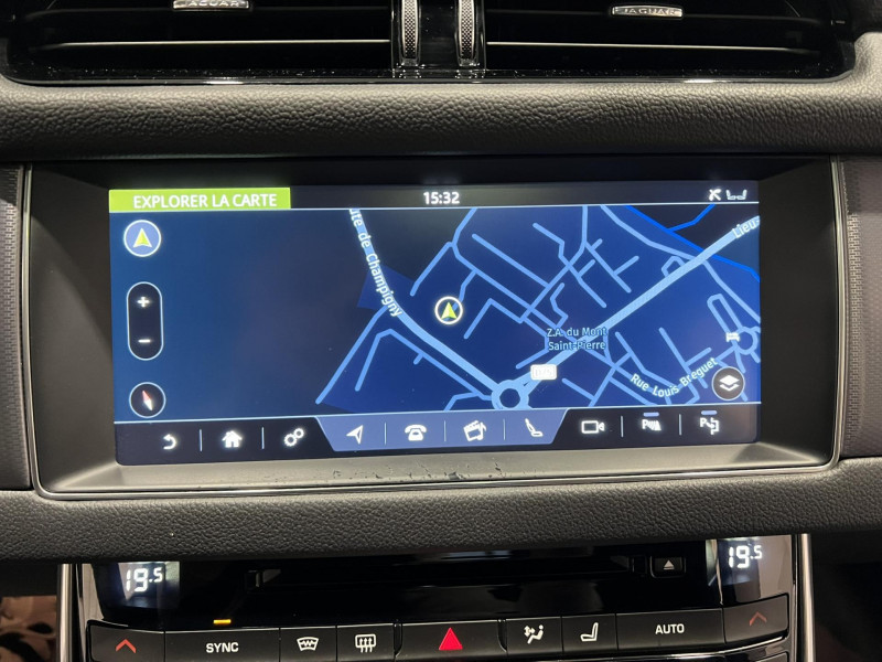 Photo 22 de l'offre de JAGUAR XF  V6 3.0 D - 300 ch BVA R-Sport à 21990€ chez VL Auto