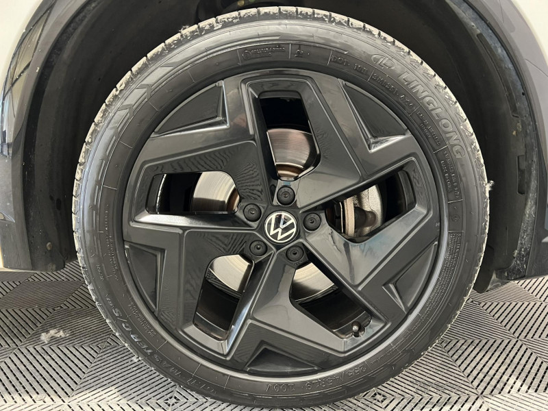 Photo 15 de l'offre de VOLKSWAGEN TIGUAN 2.0 TDI 150ch DSG7 R-Line à 36990€ chez VL Auto