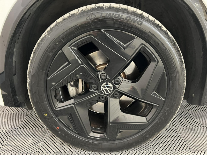 Photo 18 de l'offre de VOLKSWAGEN TIGUAN 2.0 TDI 150ch DSG7 R-Line à 36990€ chez VL Auto