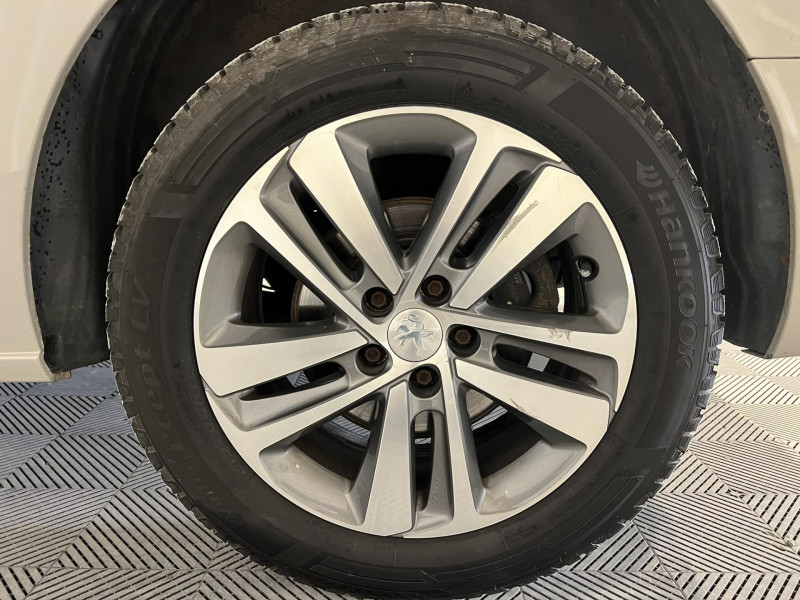 Photo 18 de l'offre de PEUGEOT TRAVELLER M BlueHDi 180ch S&S EAT8 Allure à 29990€ chez VL Auto