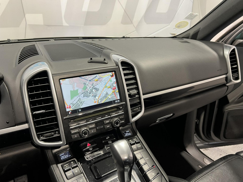 Photo 12 de l'offre de PORSCHE CAYENNE 3.0D V6 262 ch Tiptronic A à 24990€ chez VL Auto