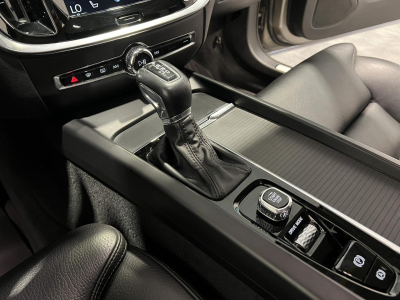 Photo 13 de l'offre de VOLVO V60  D4 190 ch Geartronic 8 Momentum à 25990€ chez VL Auto