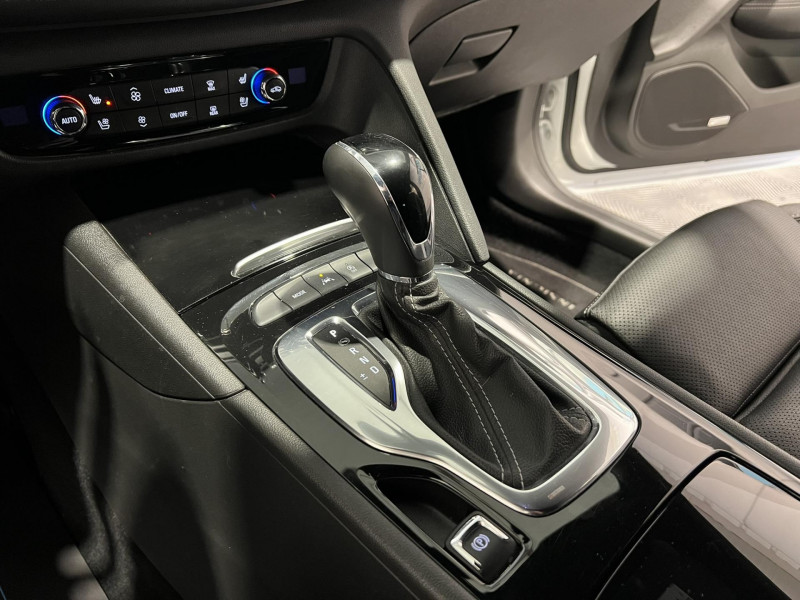 Photo 13 de l'offre de OPEL INSIGNIA Sports Tourer  2.0 Diesel 174 ch BVA8 GS Line Pack à 20990€ chez VL Auto
