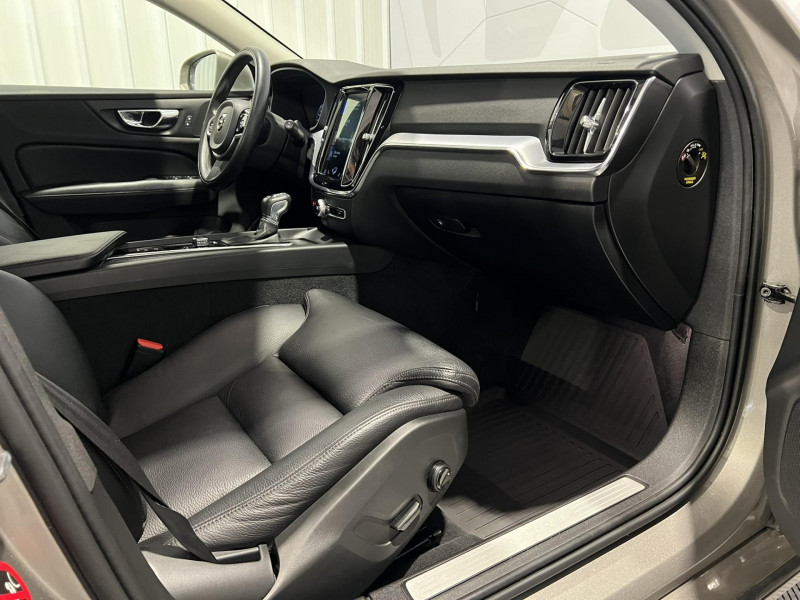 Photo 8 de l'offre de VOLVO V60  D4 190 ch Geartronic 8 Momentum à 25990€ chez VL Auto