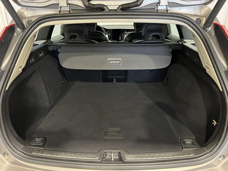 Photo 10 de l'offre de VOLVO V60  D4 190 ch Geartronic 8 Momentum à 25990€ chez VL Auto