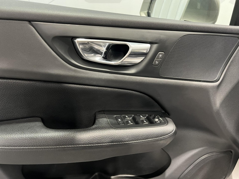 Photo 22 de l'offre de VOLVO V60  D4 190 ch Geartronic 8 Momentum à 25990€ chez VL Auto