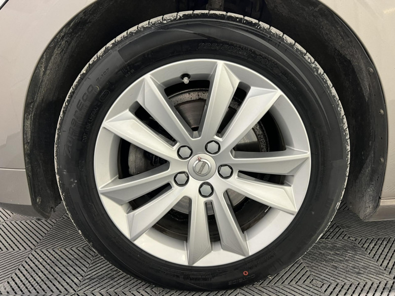 Photo 18 de l'offre de VOLVO V60  D4 190 ch Geartronic 8 Momentum à 25990€ chez VL Auto