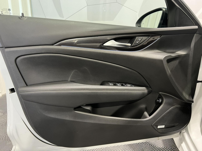 Photo 21 de l'offre de OPEL INSIGNIA Sports Tourer  2.0 Diesel 174 ch BVA8 GS Line Pack à 20990€ chez VL Auto