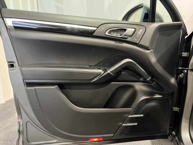 Photo 19 de l'offre de PORSCHE CAYENNE 3.0D V6 262 ch Tiptronic A à 24990€ chez VL Auto