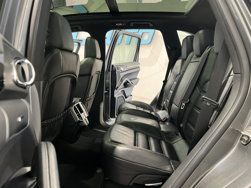 Photo 9 de l'offre de PORSCHE CAYENNE 3.0D V6 262 ch Tiptronic A à 24990€ chez VL Auto