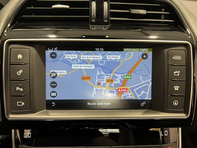 Photo 19 de l'offre de JAGUAR XE  2.0 D - 180 ch BVA AWD Prestige à 17990€ chez VL Auto