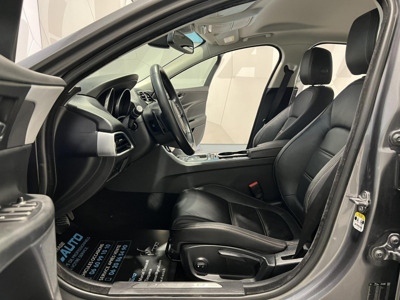 Photo 6 de l'offre de JAGUAR XE  2.0 D - 180 ch BVA AWD Prestige à 17990€ chez VL Auto