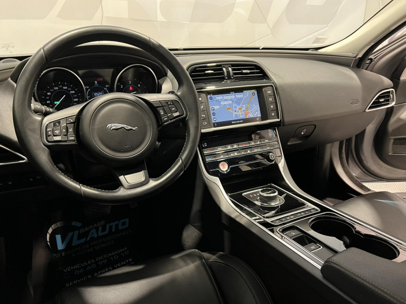 Photo 14 de l'offre de JAGUAR XE  2.0 D - 180 ch BVA AWD Prestige à 17990€ chez VL Auto