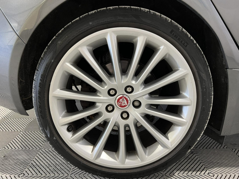 Photo 16 de l'offre de JAGUAR XE  2.0 D - 180 ch BVA AWD Prestige à 17990€ chez VL Auto