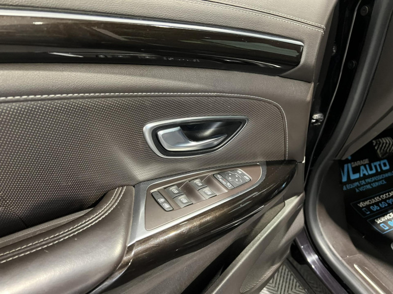 Photo 23 de l'offre de RENAULT ESPACE V dCi 160 Energy Twin Turbo Initiale Paris EDC 7 Places à 17990€ chez VL Auto