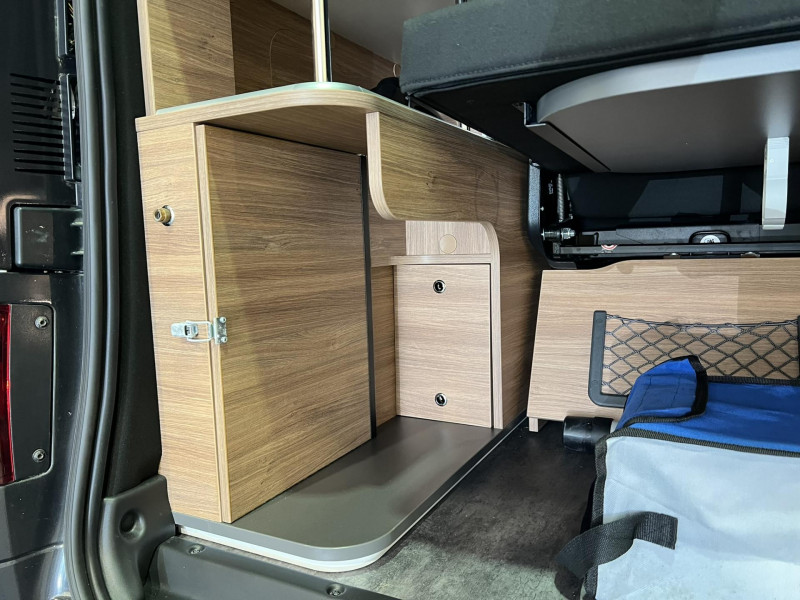 Photo 22 de l'offre de RENAULT TRAFIC Spacenomad 2.0 Blue dCi - 150 - BV EDC  III  Confort+ L1H1 Camping Car à 51990€ chez VL Auto
