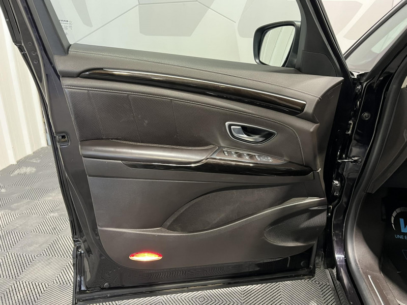 Photo 22 de l'offre de RENAULT ESPACE V dCi 160 Energy Twin Turbo Initiale Paris EDC 7 Places à 17990€ chez VL Auto