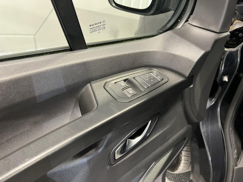 Photo 31 de l'offre de RENAULT TRAFIC Spacenomad 2.0 Blue dCi - 150 - BV EDC  III  Confort+ L1H1 Camping Car à 51990€ chez VL Auto