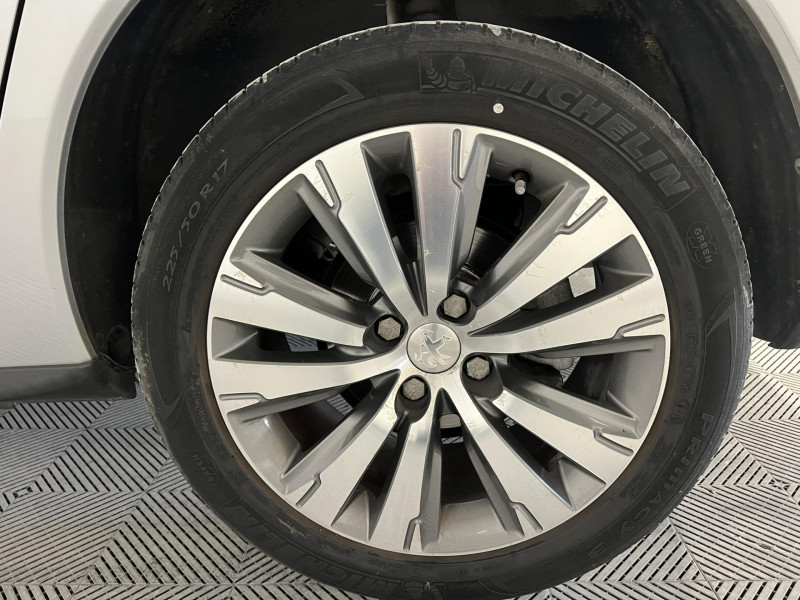 Photo 18 de l'offre de PEUGEOT 3008  1.6 THP 165ch S&S EAT6 Allure à 11990€ chez VL Auto