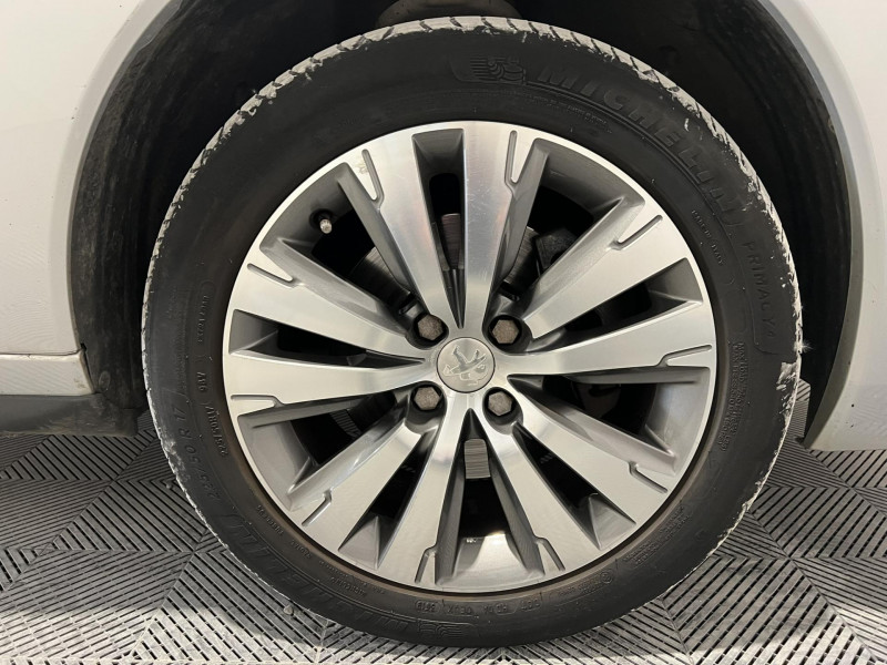 Photo 16 de l'offre de PEUGEOT 3008  1.6 THP 165ch S&S EAT6 Allure à 11990€ chez VL Auto