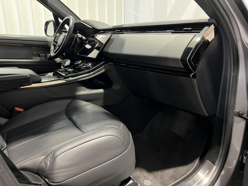Photo 8 de l'offre de LAND-ROVER RANGE ROVER SPORT P440e 3.0L i6 PHEV 440ch Dynamic SE à 76990€ chez VL Auto