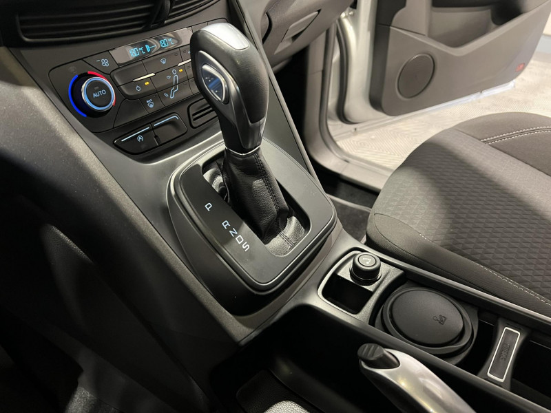 Photo 13 de l'offre de FORD C-MAX  1.5 TDCi 120 S&S Powershift Trend Business à 13490€ chez VL Auto